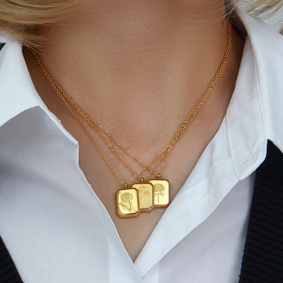 18K Gold Boxed Flower Square Pendant Minimalist Necklace - Picture 10 of 11